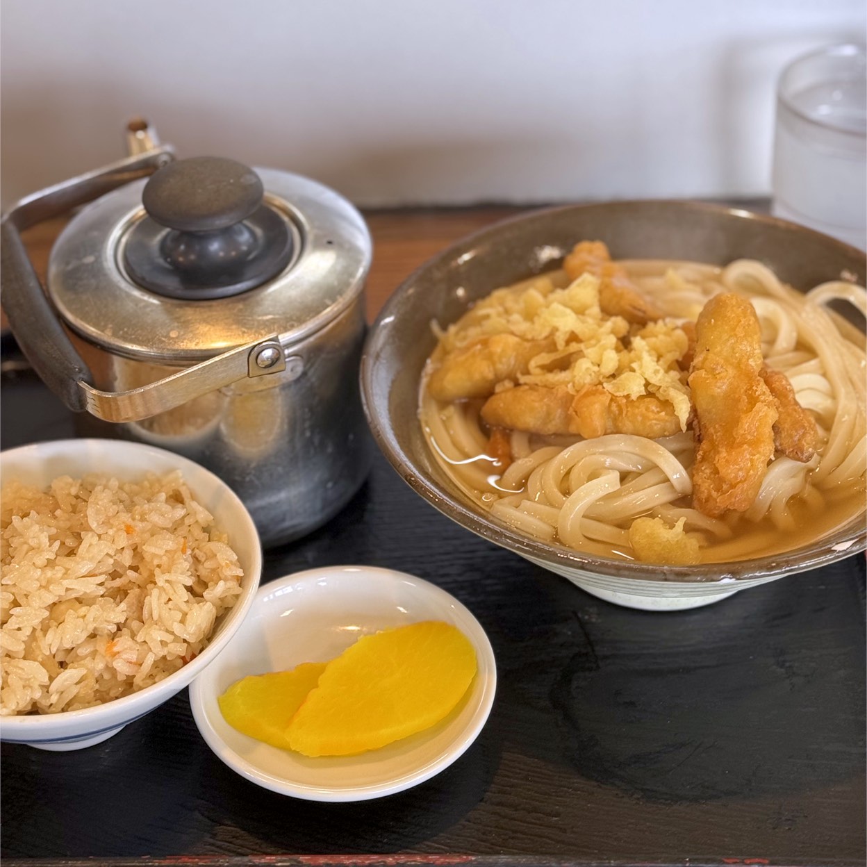 牧のうどん空港店を徹底解剖！麺が減らない理由と展望台の秘密
