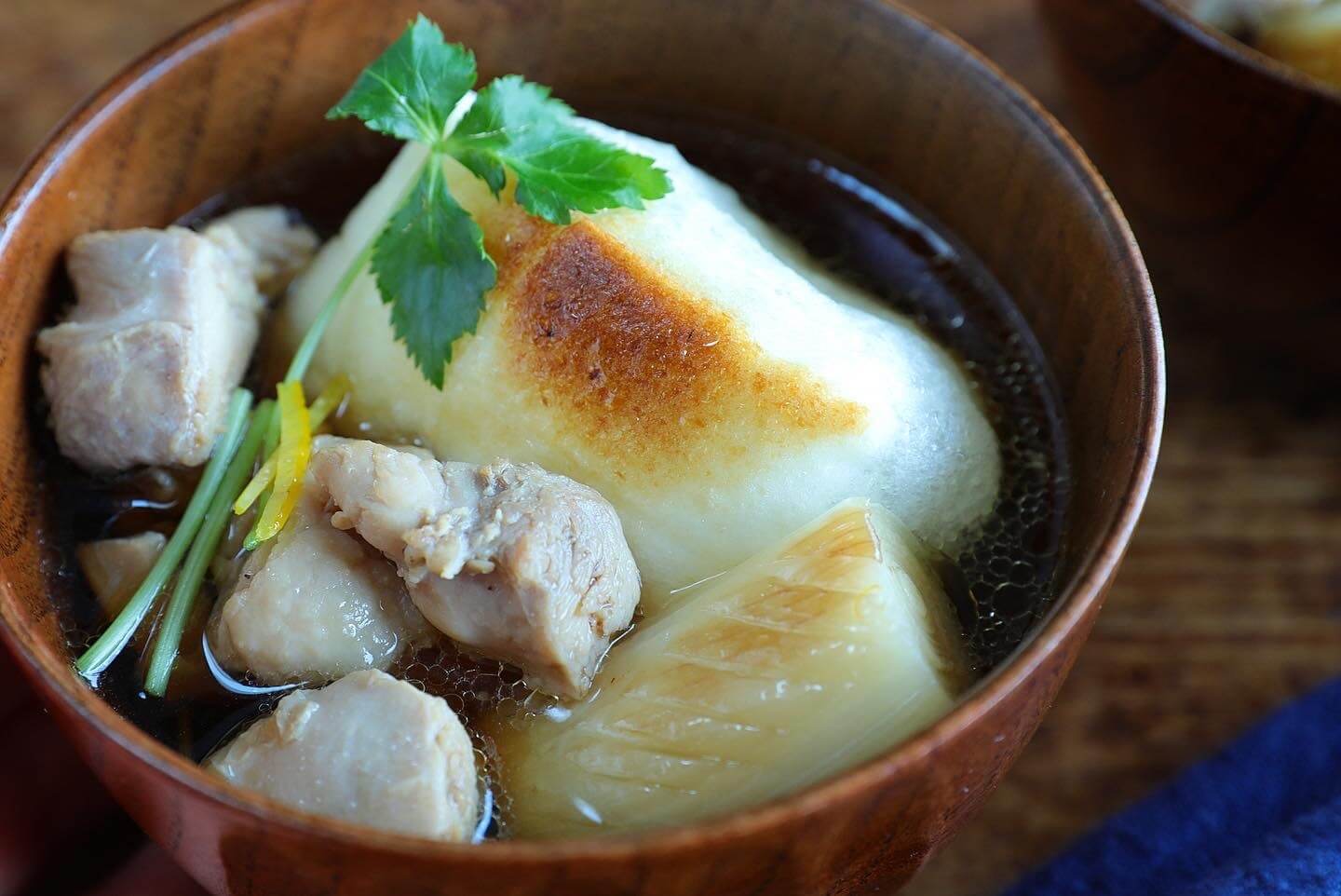 鶏肉のお雑煮はなぜ劇的に旨い？プロが教える黄金比レシピと下処理の秘密