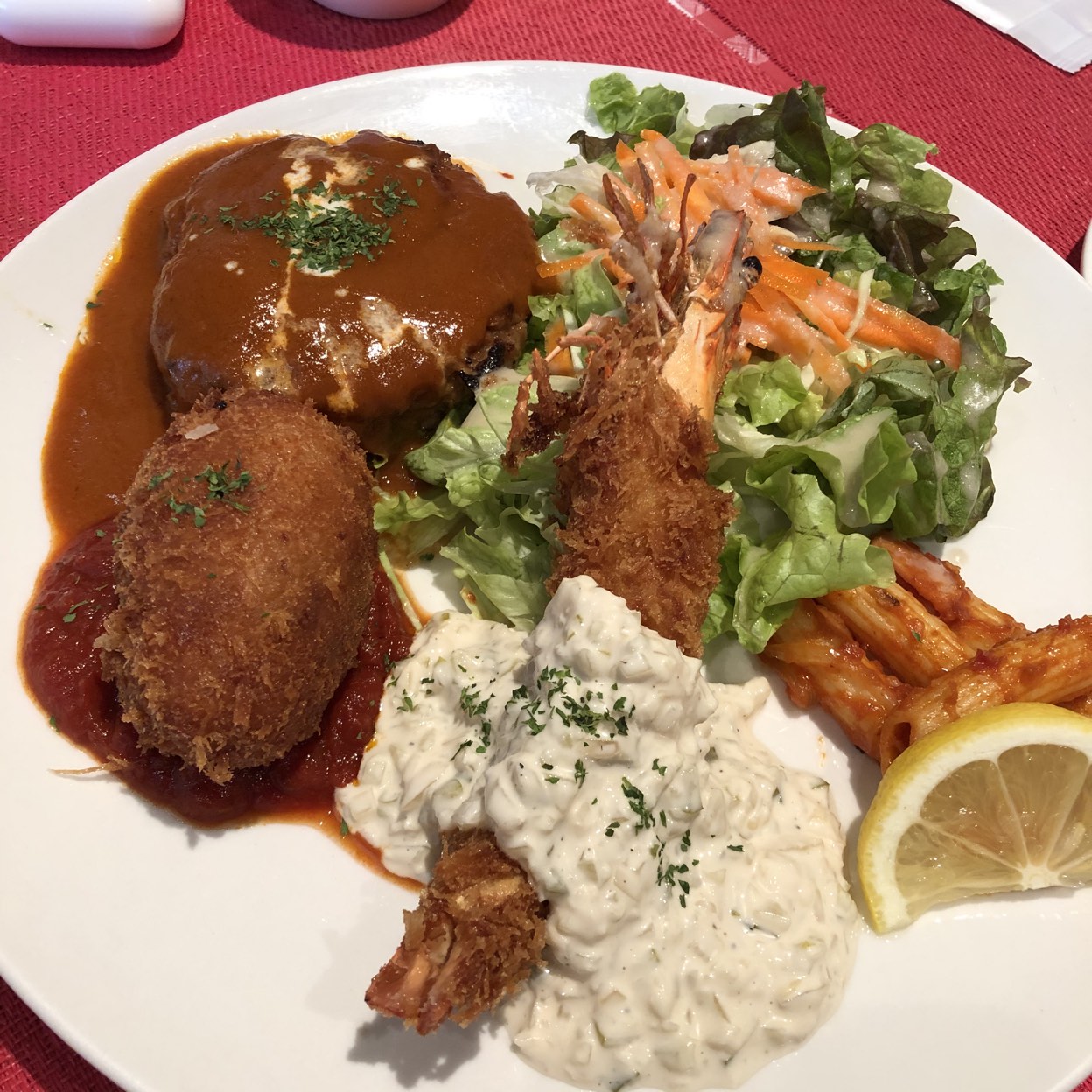 洋食ビストロAwanoが選ばれる理由と絶品メニューの全貌