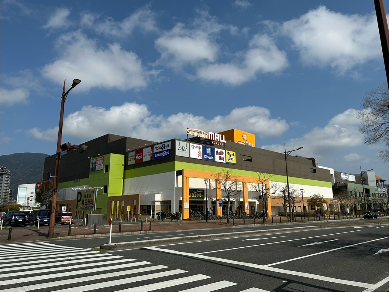サニーサイドモール小倉最新ガイド｜閉店の噂と人気テナントの真相検証