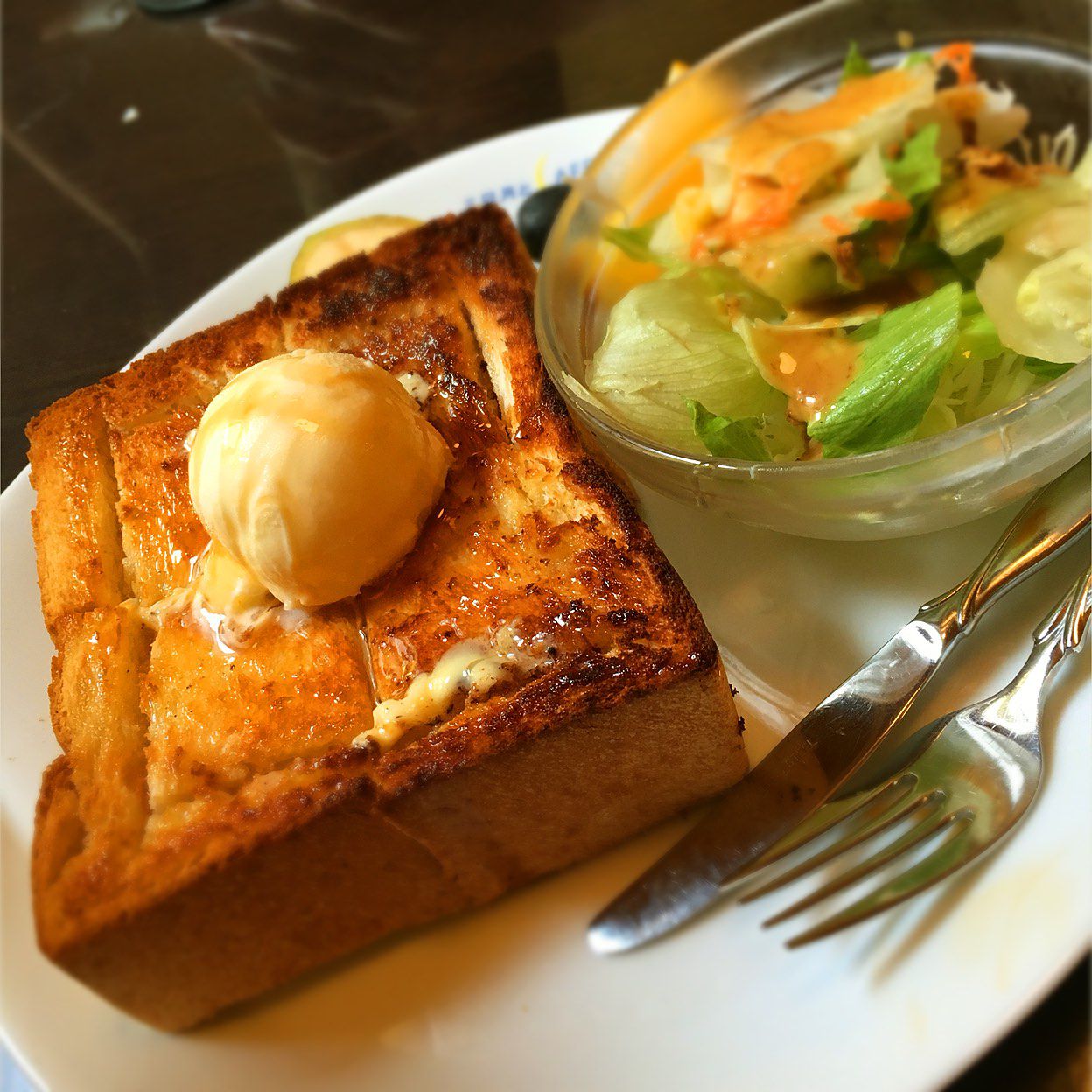 【2026最新】松山の絶品モーニング名店！早朝カフェから純喫茶まで