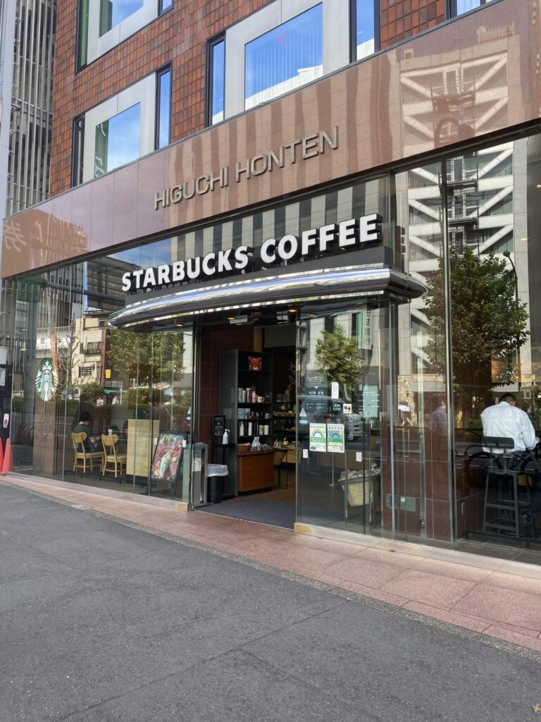 スターバックス茅場町店の電源・混雑実態！作業効率を高める穴場席解説