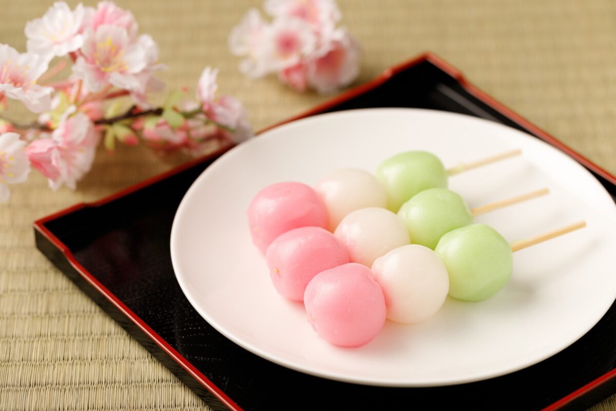 三色団子の順番と色の意味の謎｜秀吉の歴史から秋がない理由まで徹底解明