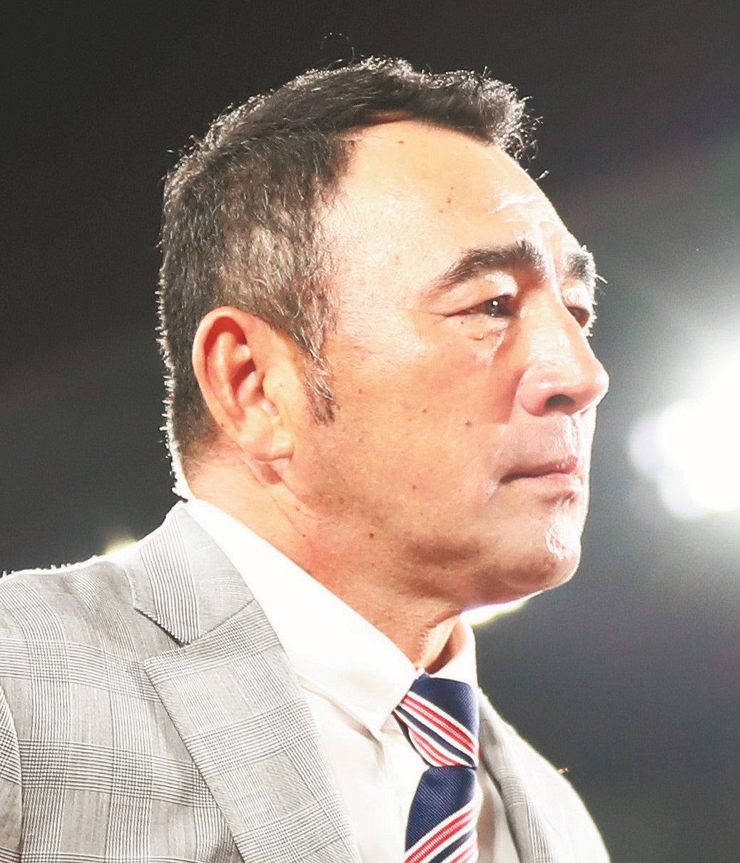 長谷川健太監督の現在と名将の真実｜3冠・解任劇から戦術の評判まで徹底解剖