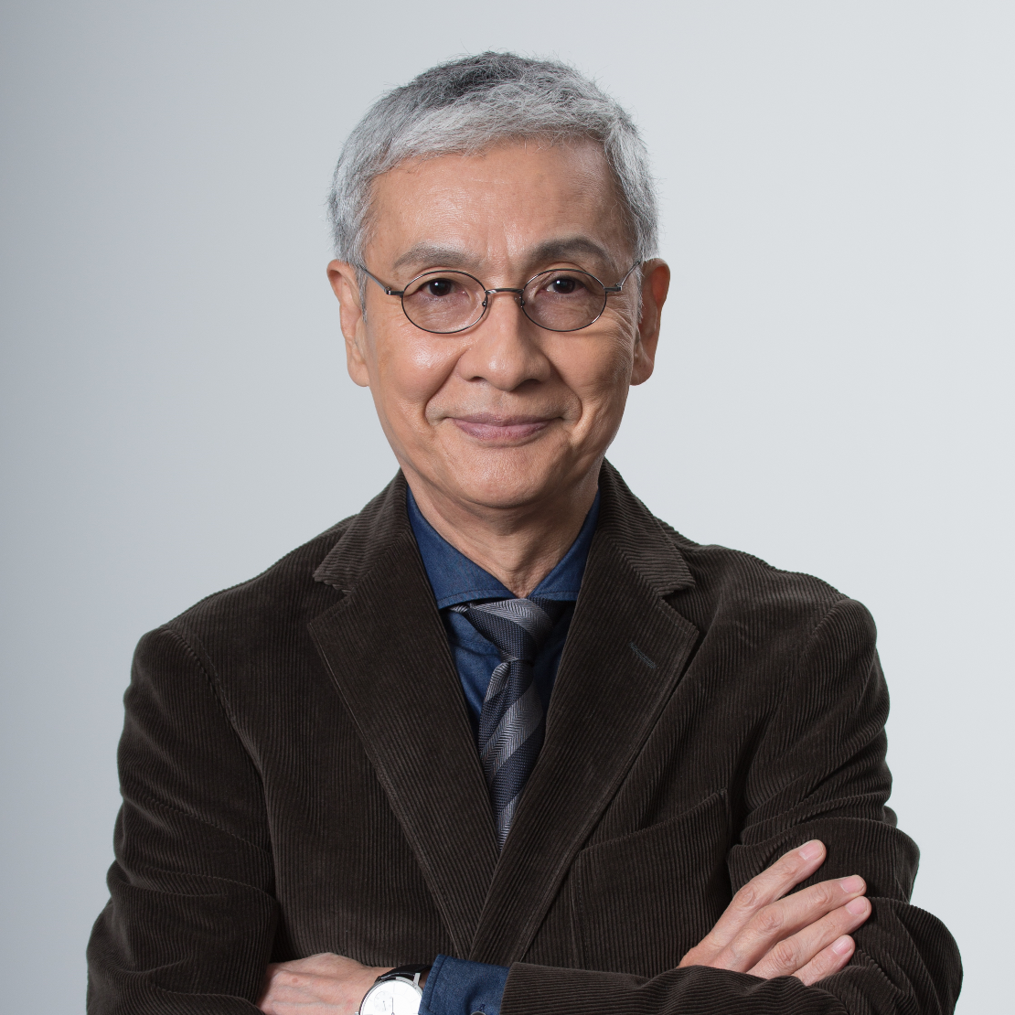 久米宏の現在と引退の真相｜メディアから消えた理由と妻との今