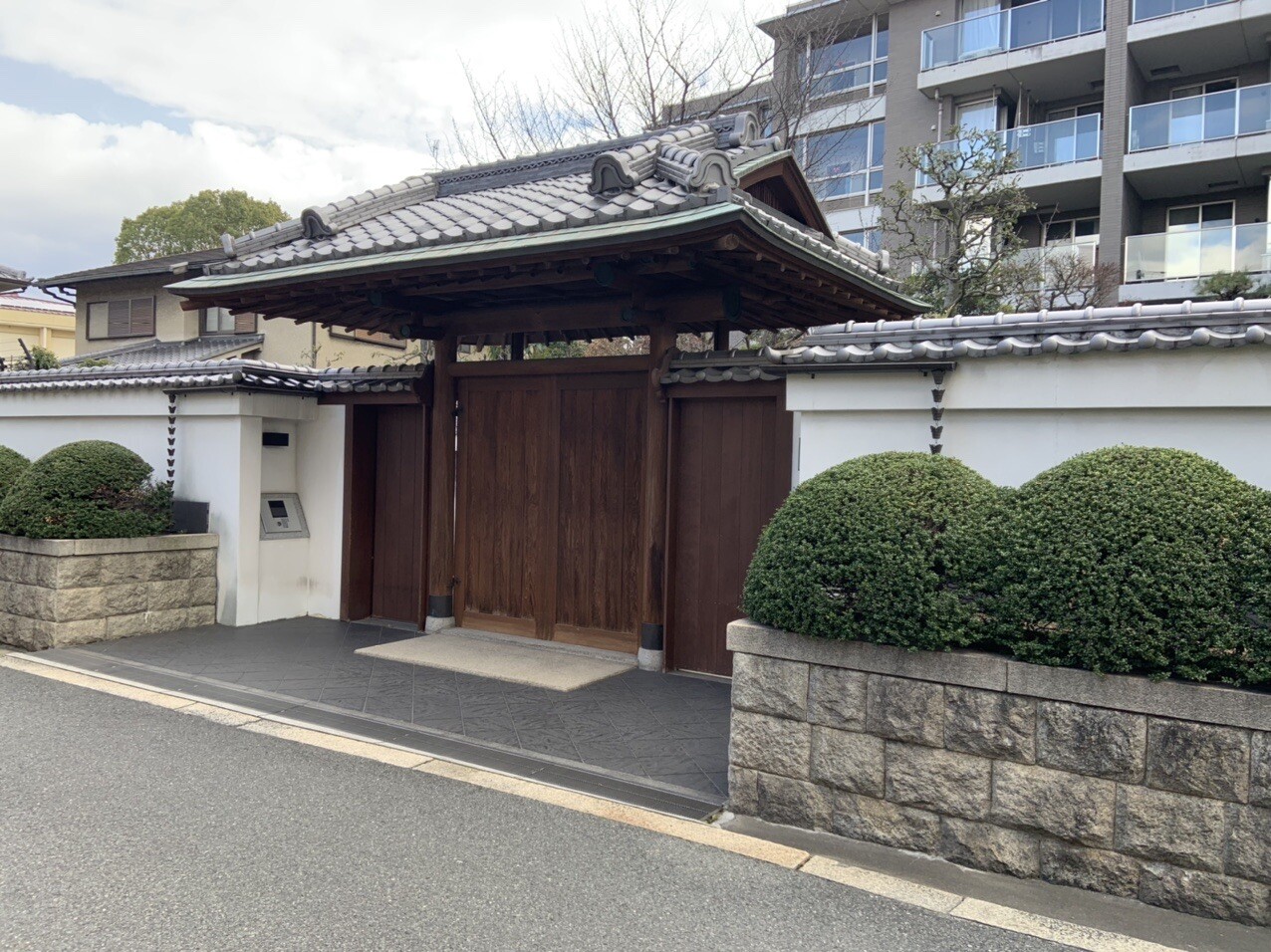 桑名正博の実家はなぜ大金持ち？住吉の700坪豪邸と名門企業の真相