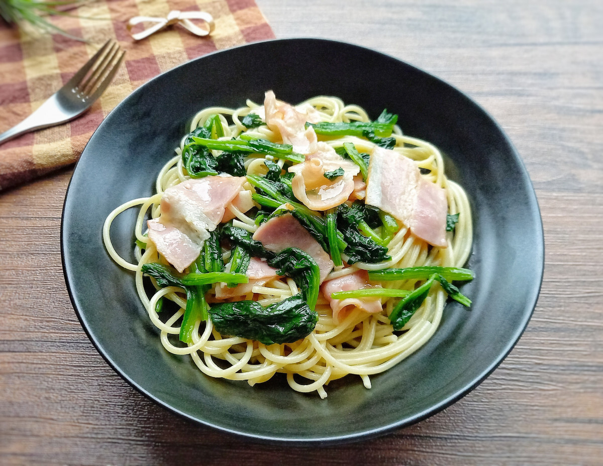 ウインナーとほうれん草パスタ激変！プロ級に化ける味付け黄金比