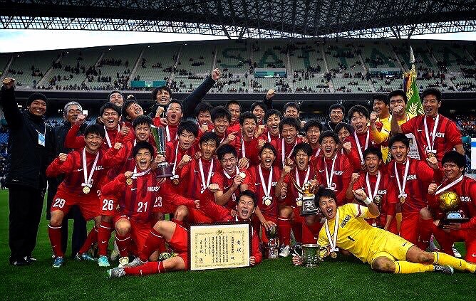 【2026最新取材】「赤い彗星」東福岡高校サッカー部が魅せる進化論――伝統のサイド攻撃と欧州流戦術が融合した”新世代の破壊力”