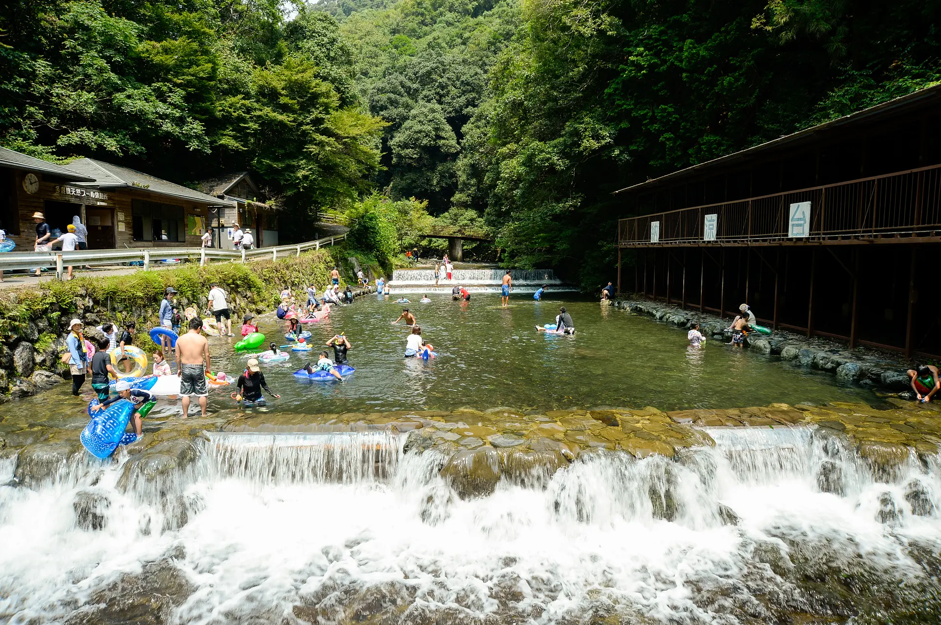多度峡天然プール2026完全ガイド！冷たすぎる水温と混雑の真相