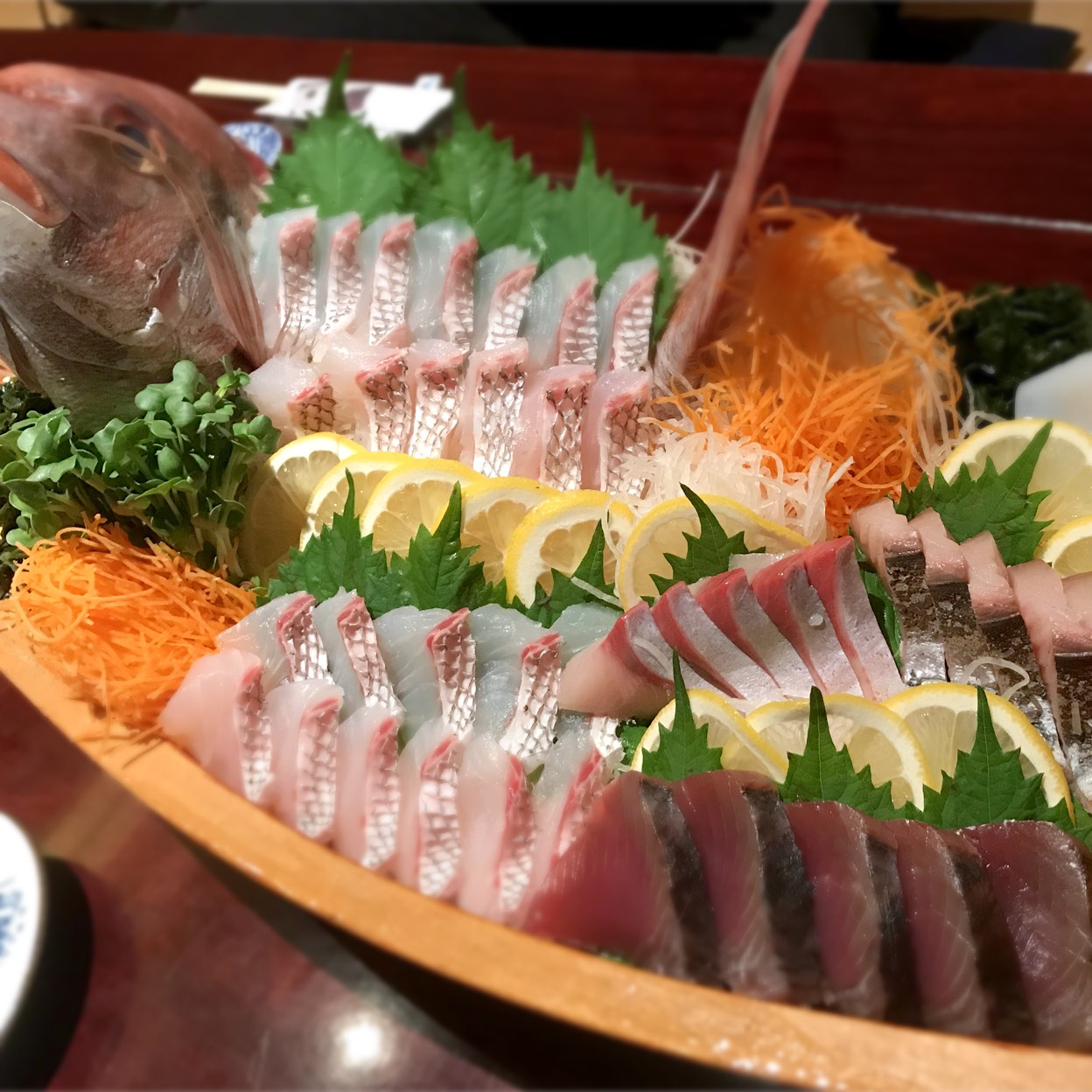 海鮮問屋仲見世が支持される理由とは？絶品ランチと混雑回避の全貌