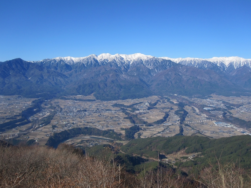 陣馬形山キャンプ場を徹底解剖！予約激戦の理由と絶景の真実
