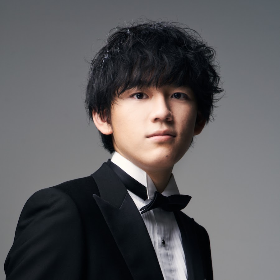 天才ピアニスト亀井聖矢の現在地｜経歴・家族の真相から留学先まで徹底解剖
