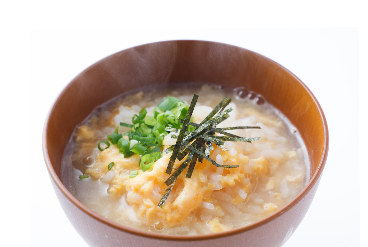 おじやと雑炊の違いは水洗いにあり！食感と出汁の黄金比を徹底解説