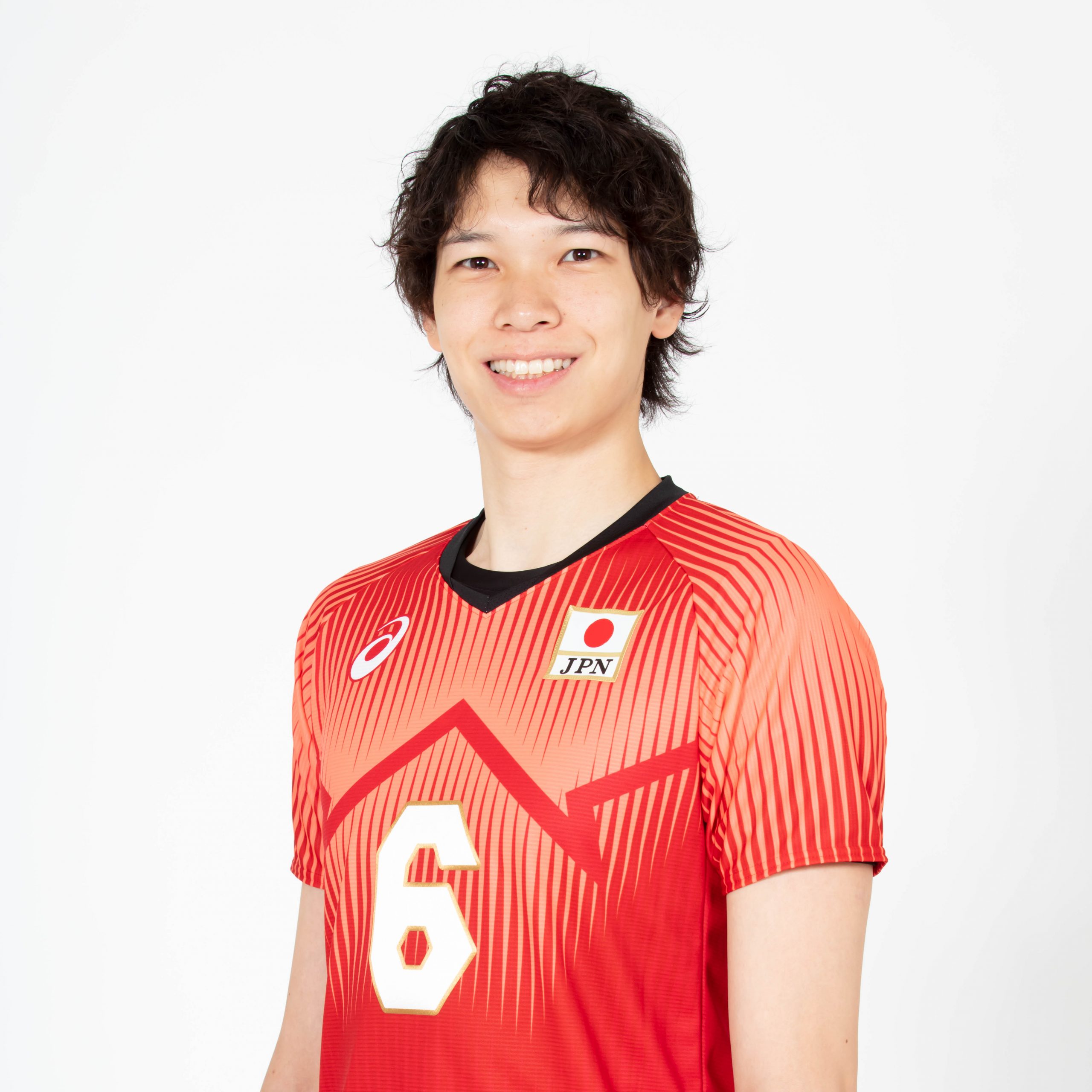 山内晶大の現在と妻・年収の真相！204Cmが生む最高到達点の衝撃