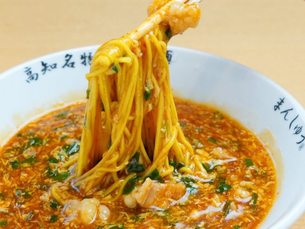 なぜ高知ジャン麺に中毒者が続出？まんしゅうの絶品ホルモンと旨辛の秘密