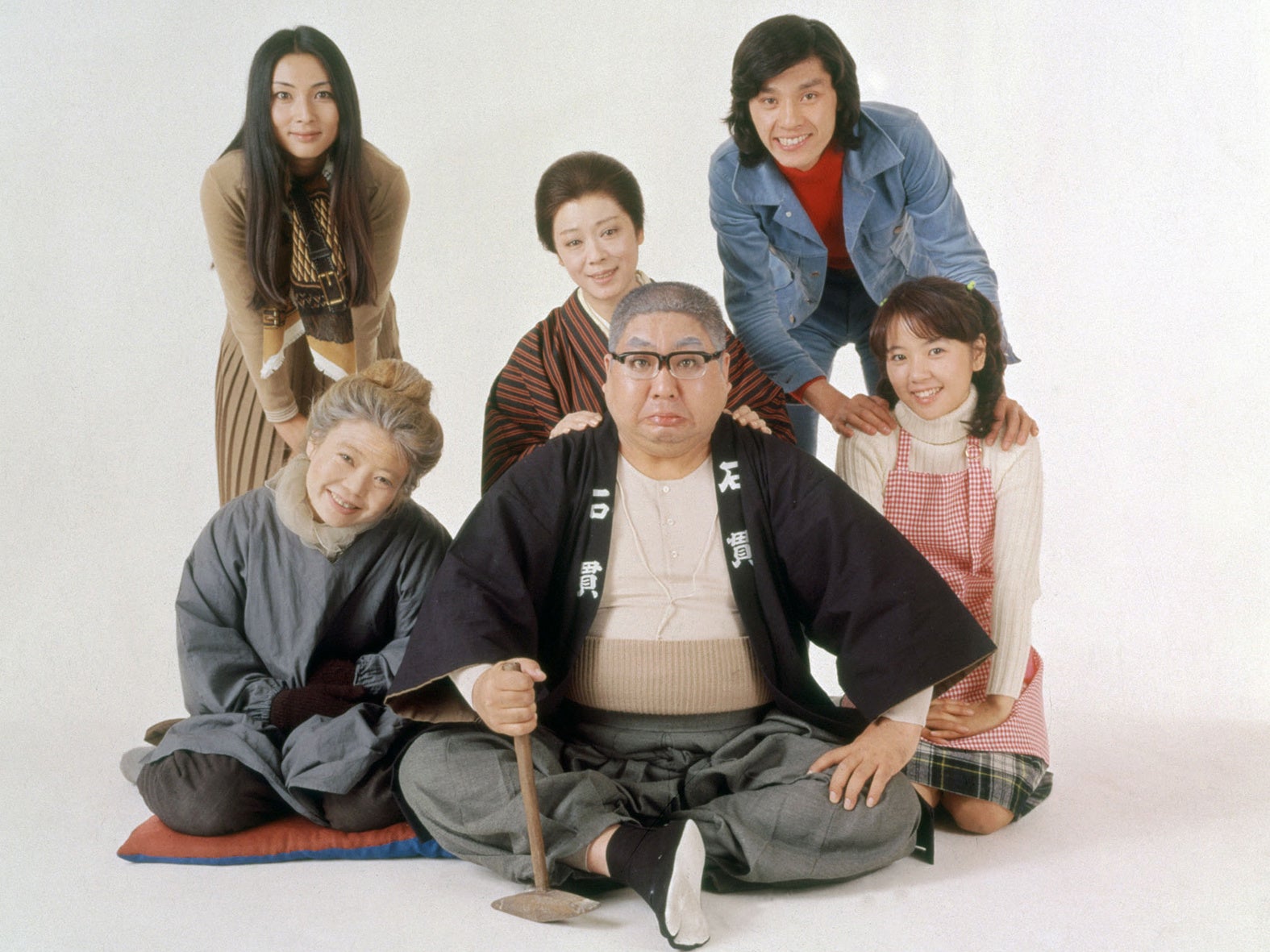 寺内貫太郎一家の衝撃裏話と現在！ちゃぶ台返しや骨折事故の真相