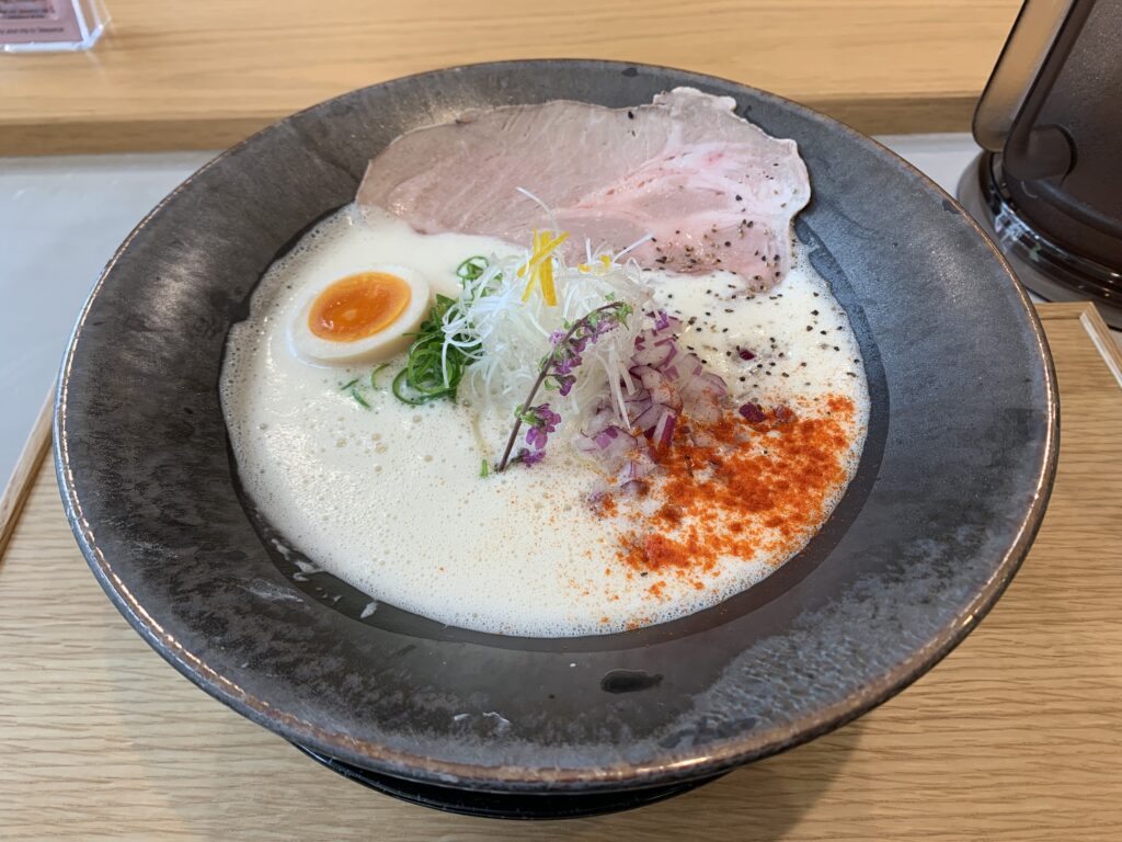 かもんラーメン人気の真相！名物地獄ラーメンの辛さレベルと評判