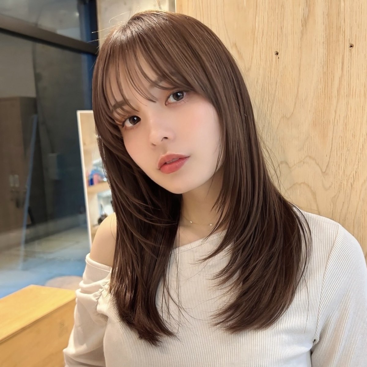 顔周りレイヤー×セミロングで劇的垢抜け！失敗防ぐ頼み方と巻き方