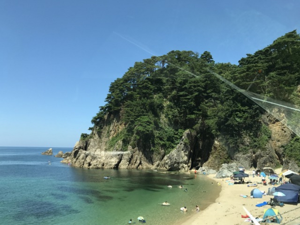 新潟の海は本当に綺麗？2026年最新の透明度と穴場スポットを徹底解説