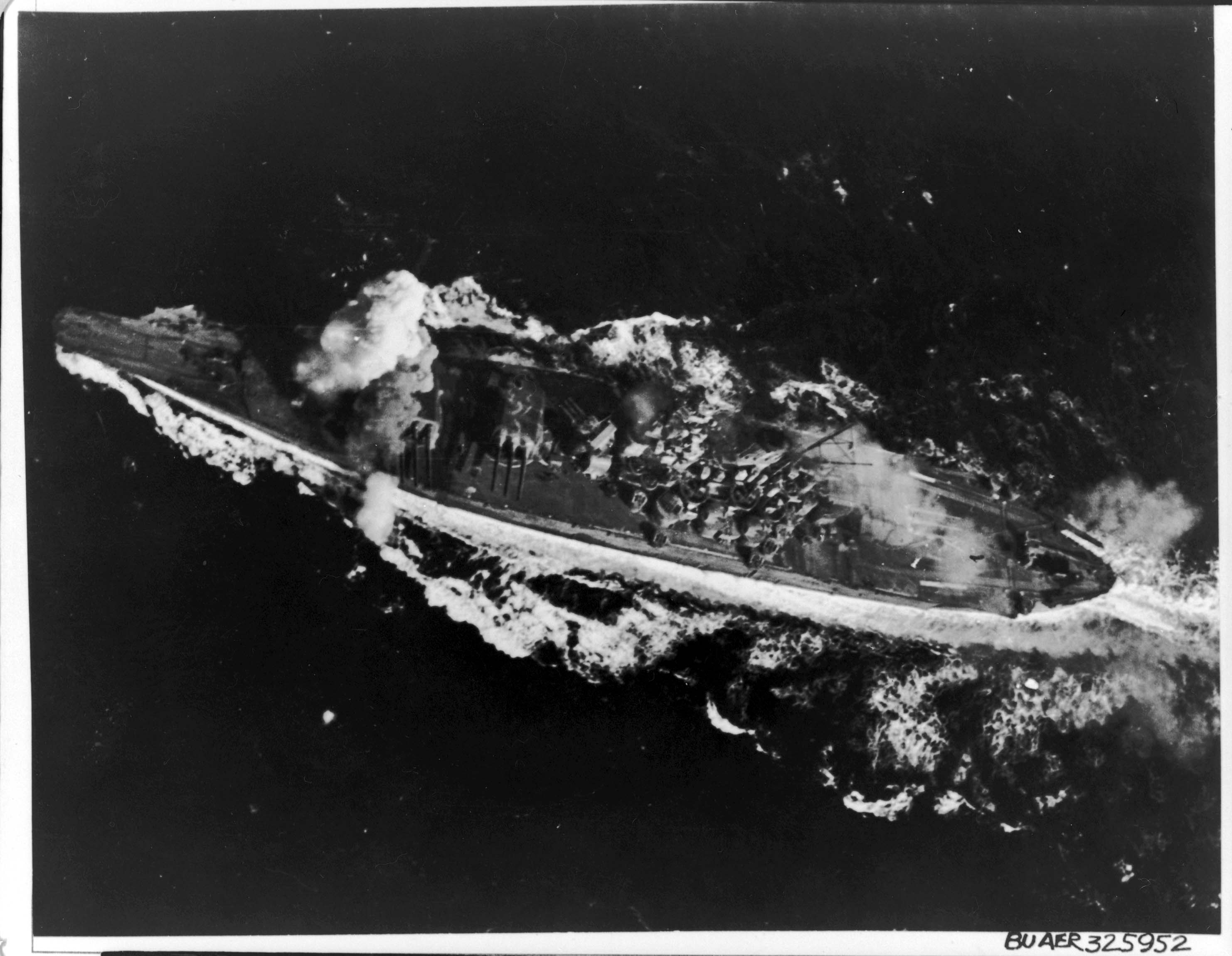 戦艦大和沈没の真相と海底350Mの今：なぜ不沈艦は東シナ海に散ったのか