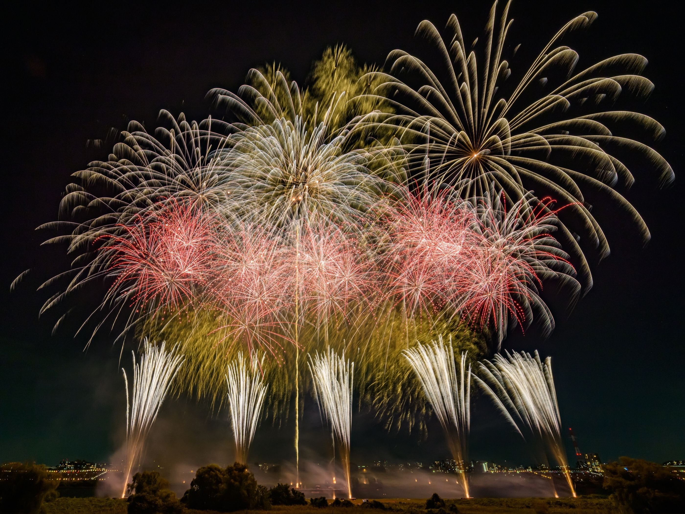 2026年8月の花火大会総力特集！日程・有料席・混雑回避の裏ワザ