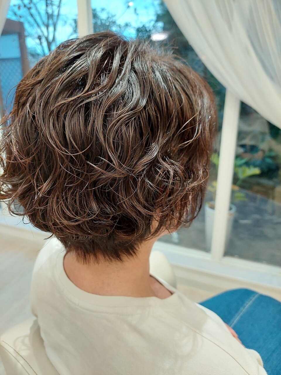 60代のショートヘアで老けて見えない理由｜手入れが楽な若見えカタログ