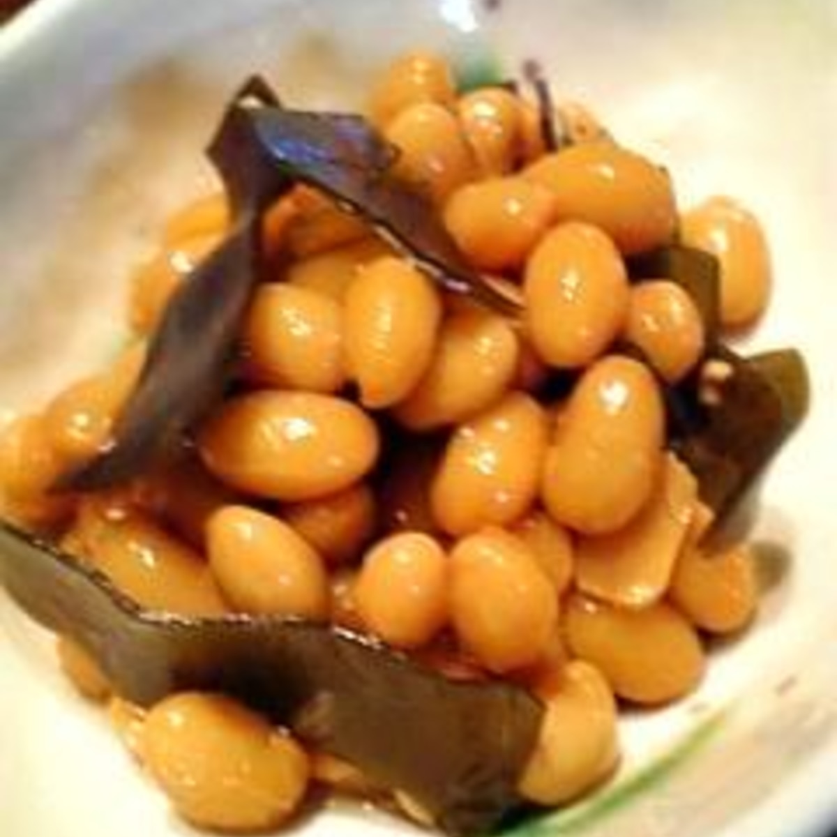 大豆と昆布の煮物が劇的に変わる！ふっくら仕上がる黄金比とプロの保存術