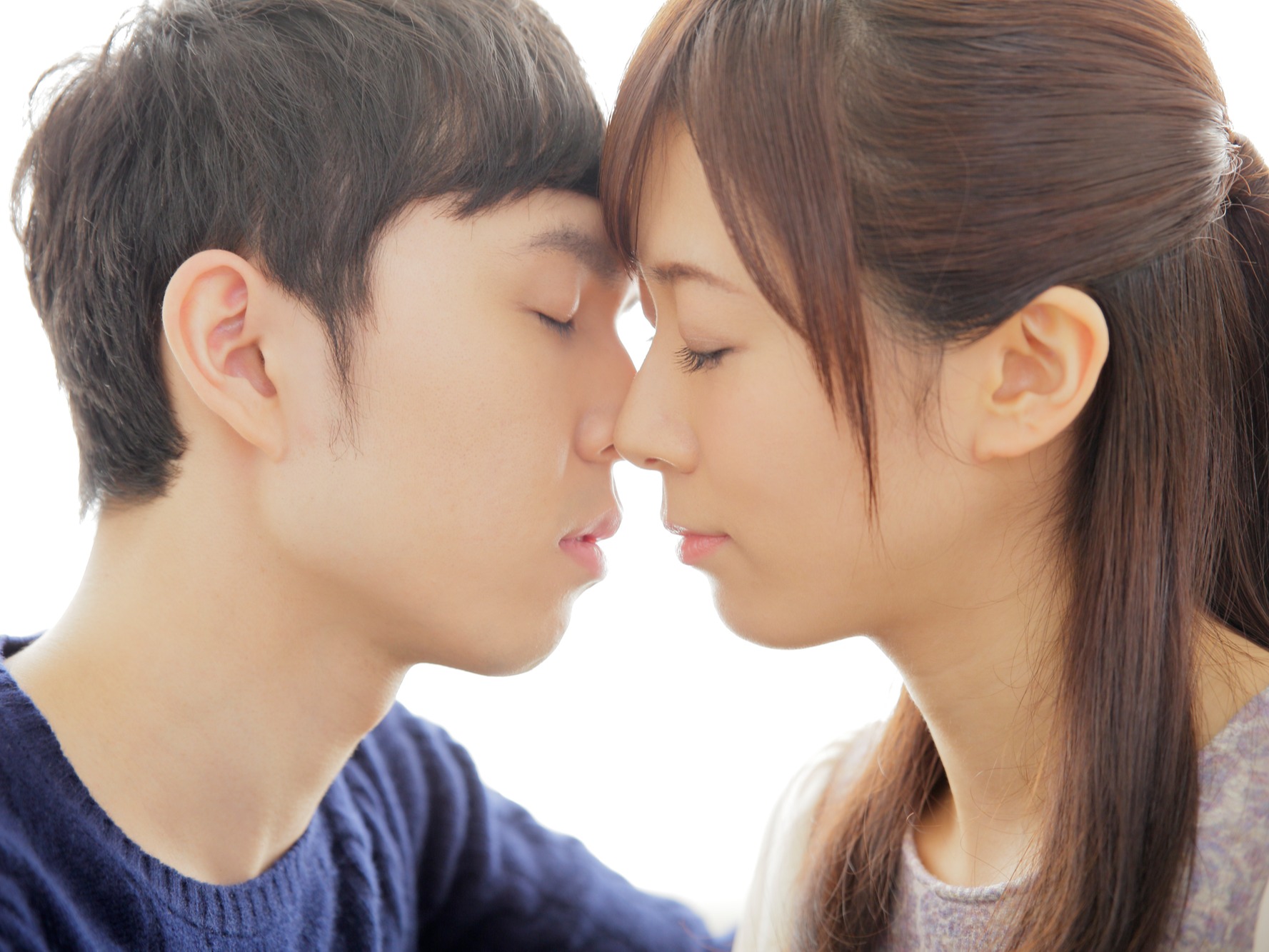 キスの場所で暴く男性心理と本気度！部位別22パターンの意味一覧