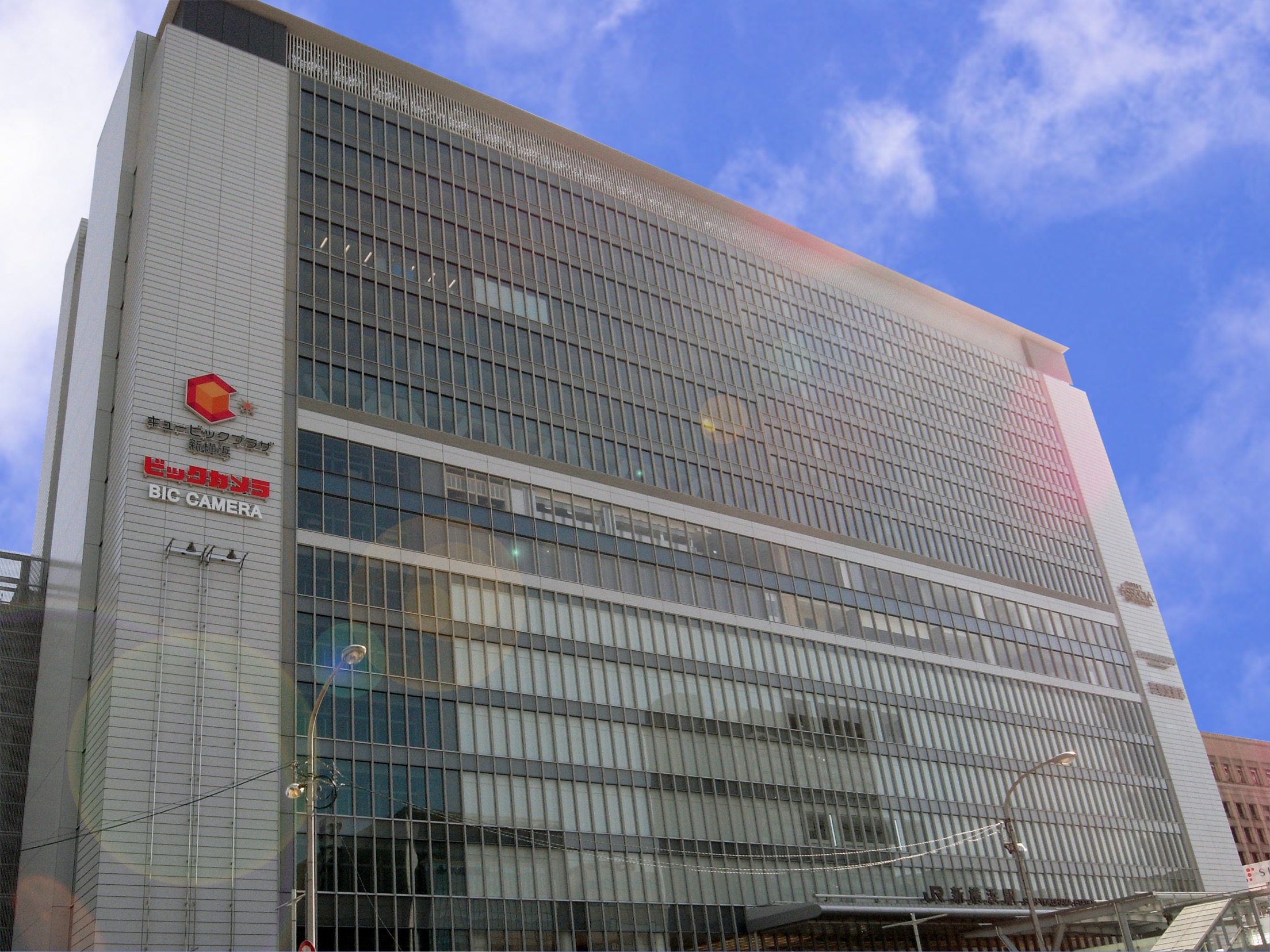 ビックカメラ新横浜店を完全攻略！営業時間・駐車場から売り場まで解説