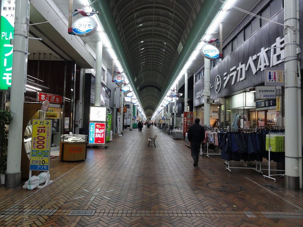 沼津仲見世商店街の現在と噂の真相｜閉店理由や再開発と最新食べ歩き実態