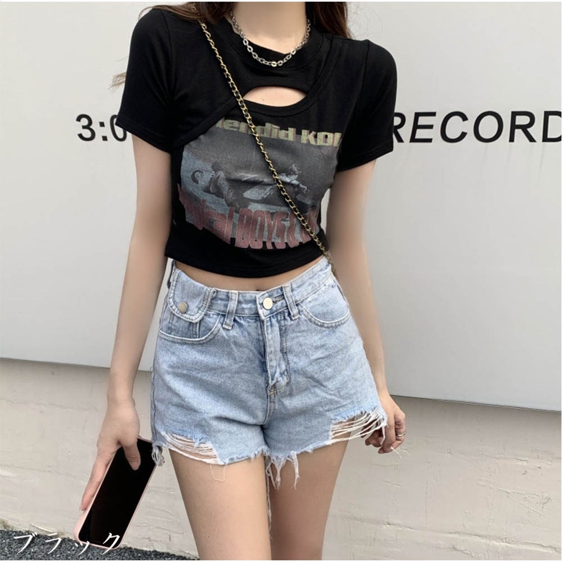 ショート丈Tシャツが大人に激売れ！お腹見せない2026年着こなし術