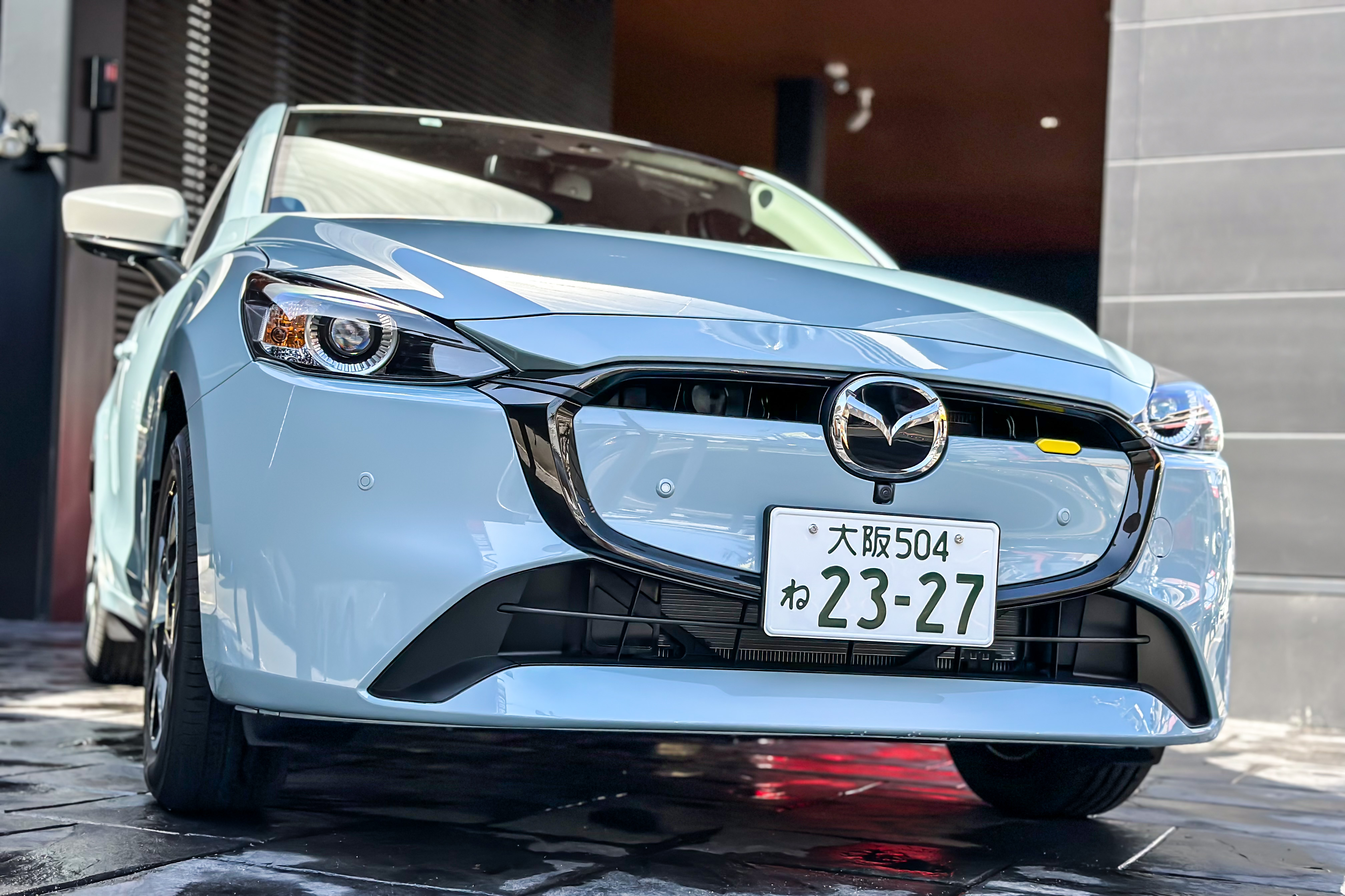 マツダのスマートキー電池交換法！型番の違いと開け方のコツ