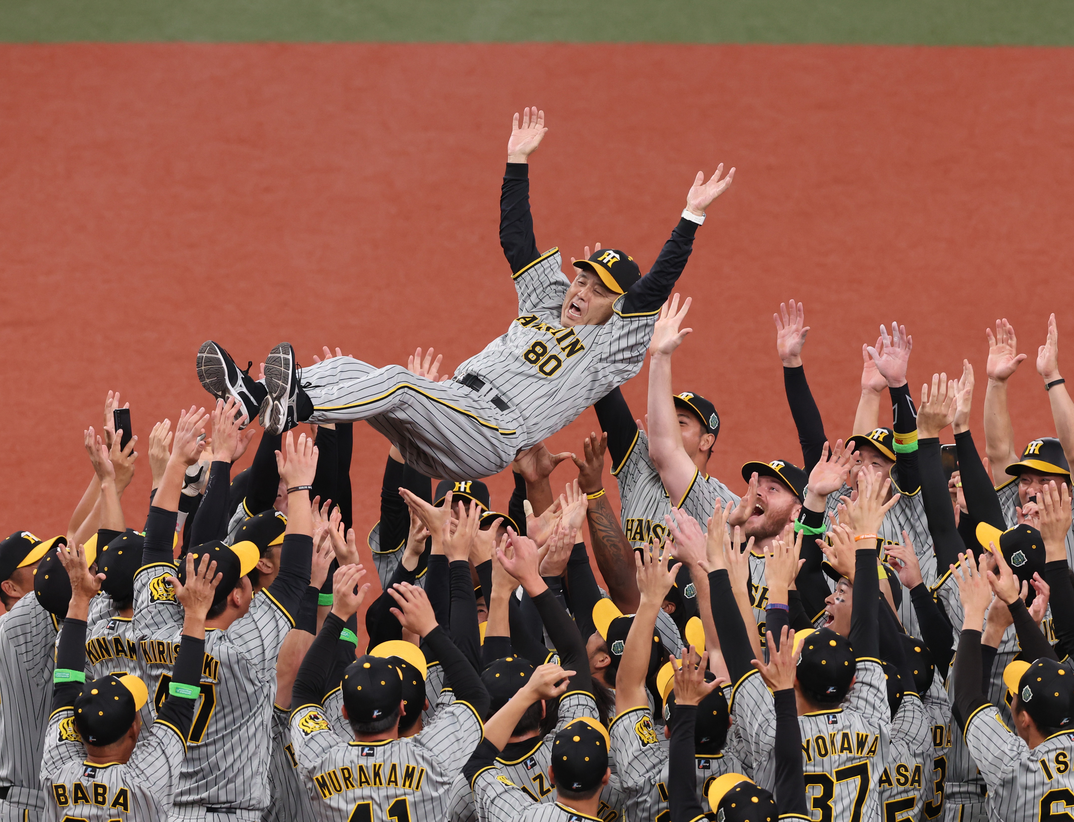 阪神タイガース激闘の舞台裏へ！岡田采配と日本一を掴んだ全勝因