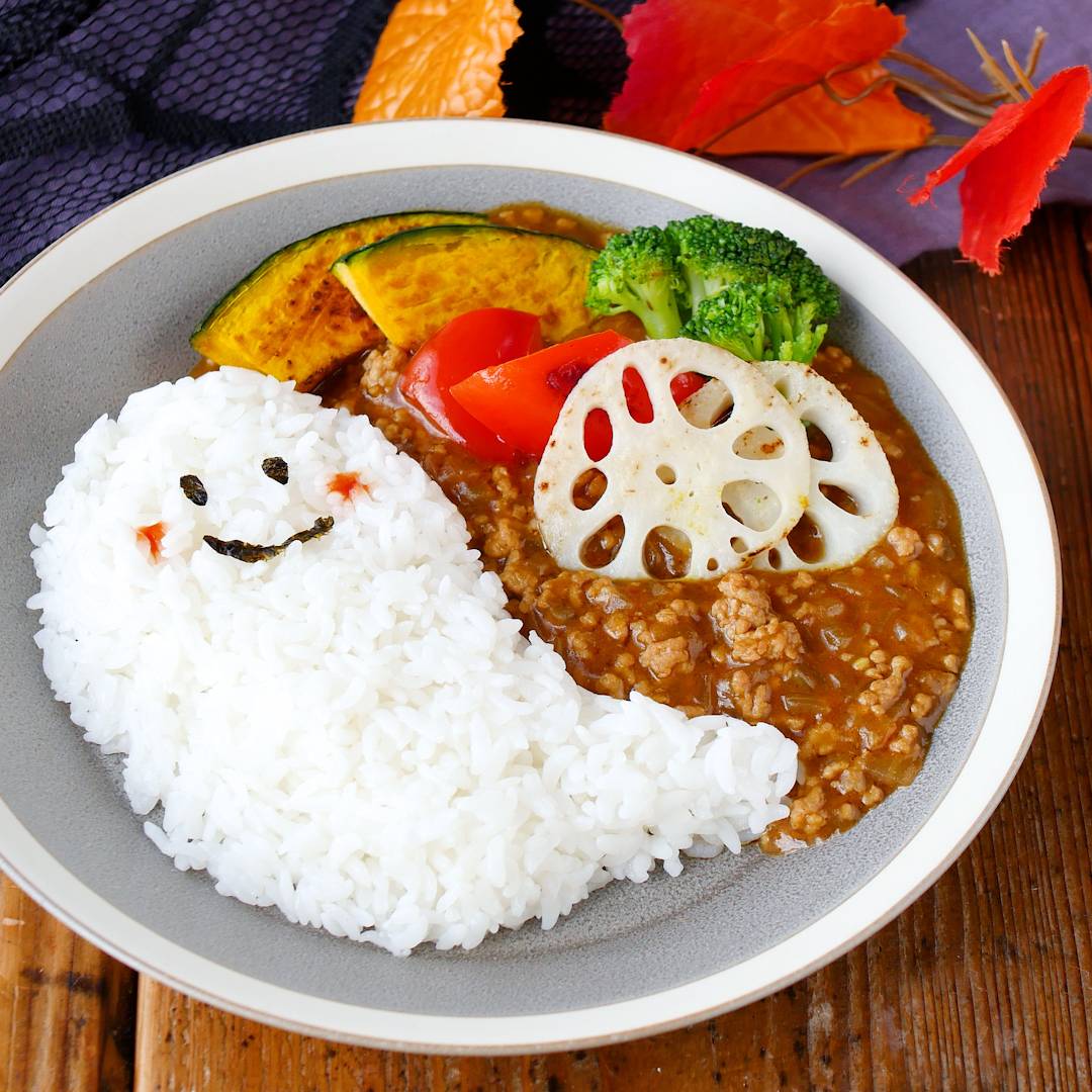 10分で映えるハロウィンカレーの盛り付け術！簡単デコ＆人気レシピ