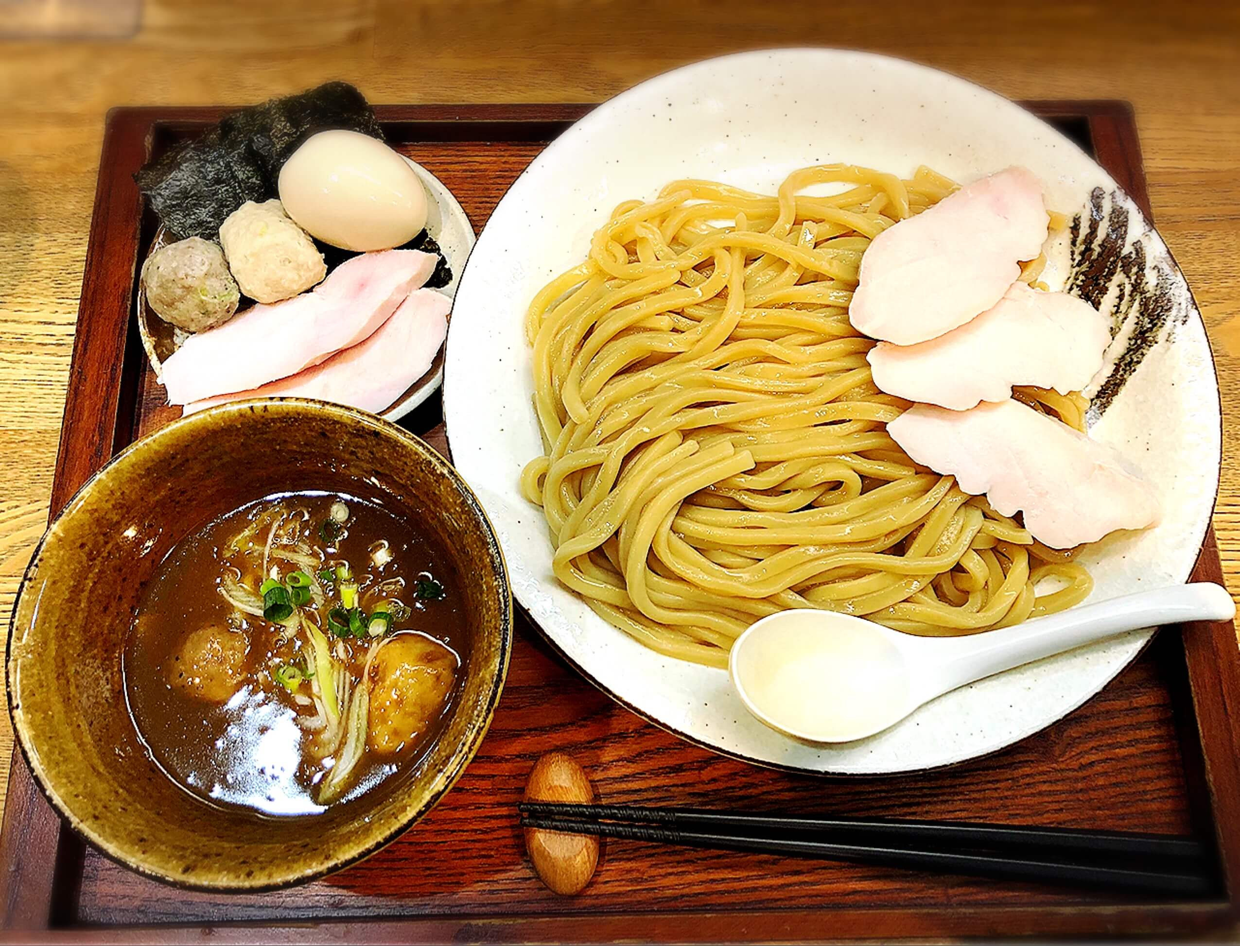 麺屋桜木の人気と評判を徹底解剖｜絶品つけ麺と混雑回避法【2026】
