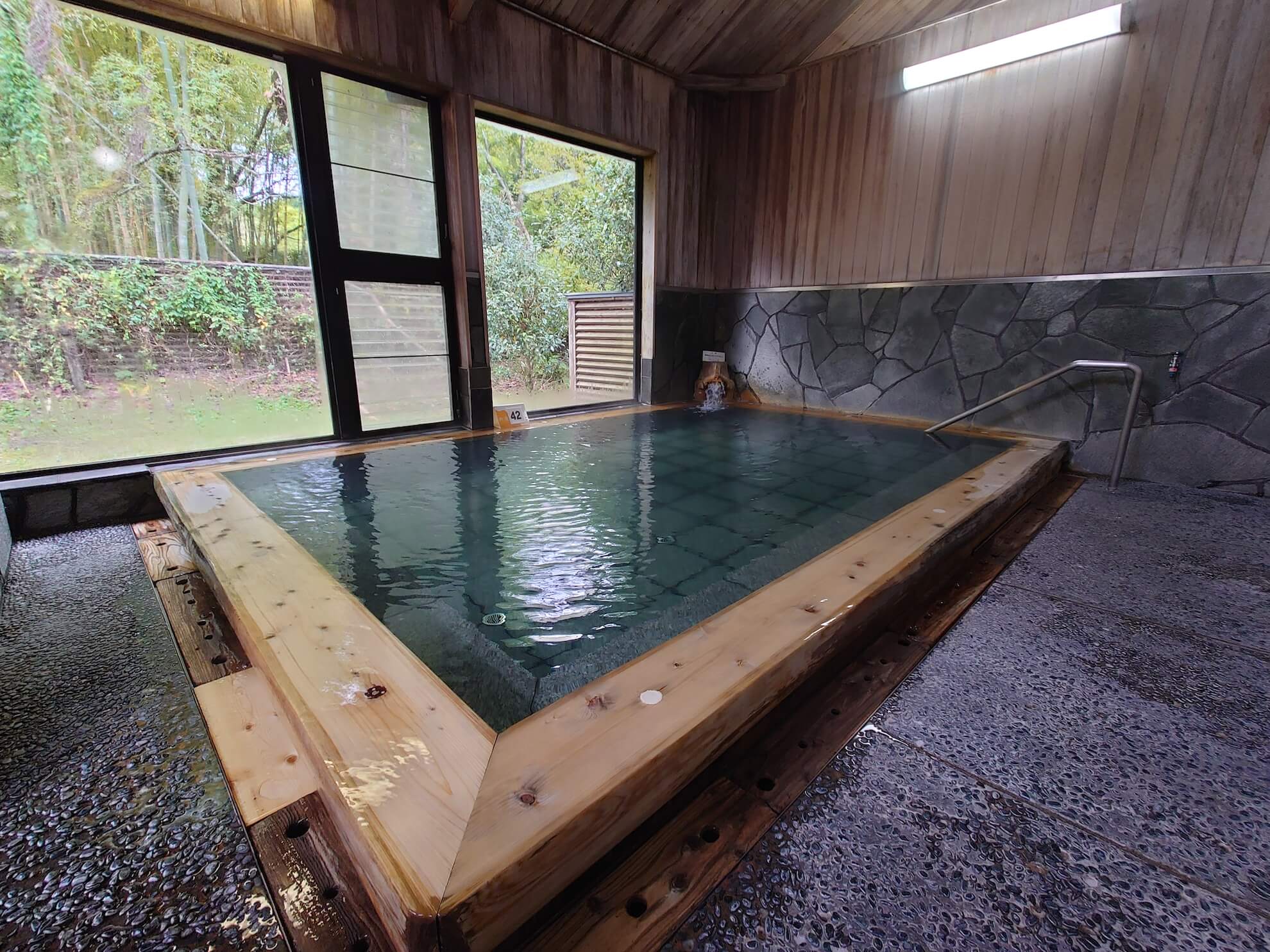 かじかの湯の評判と真相！サウナやキャンプ場・料金の2026年最新検証