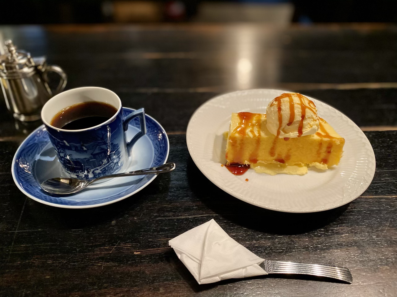 栄の隠れ家「西原珈琲店」の真価｜名物プリンと静寂の魅力を解剖