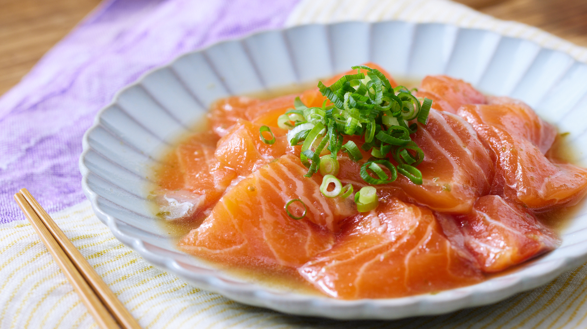 スーパーの刺身柵が激変！プロ直伝の切り方と味が劇的に変わる下処理術