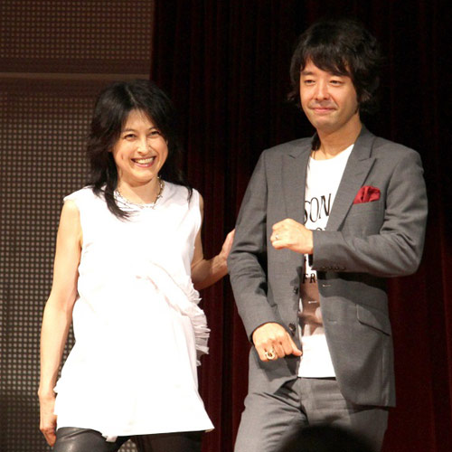 奥居香の夫は岸谷五朗！電撃結婚の馴れ初めや離婚の噂・子供の現在