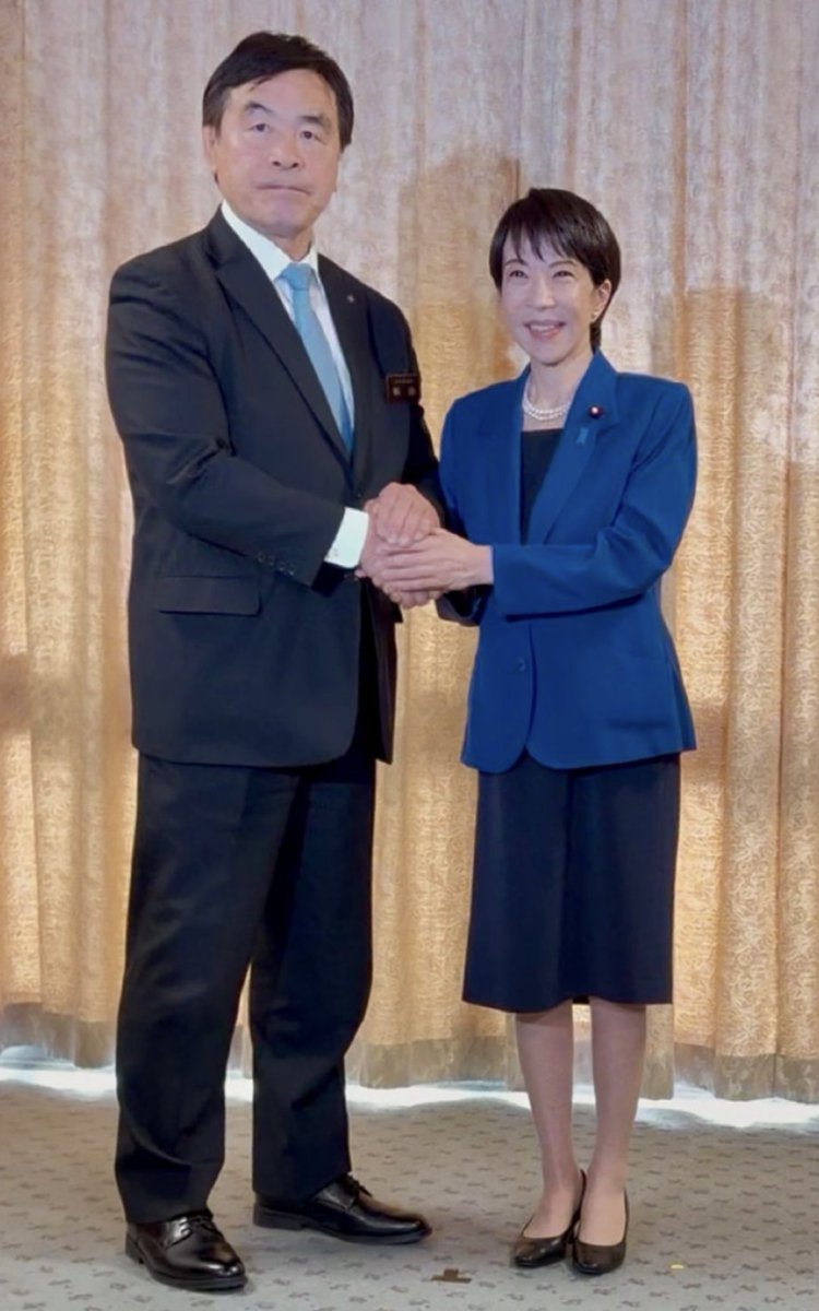 高市早苗の身長は何Cm？他政治家との比較写真で見えた意外なスタイル