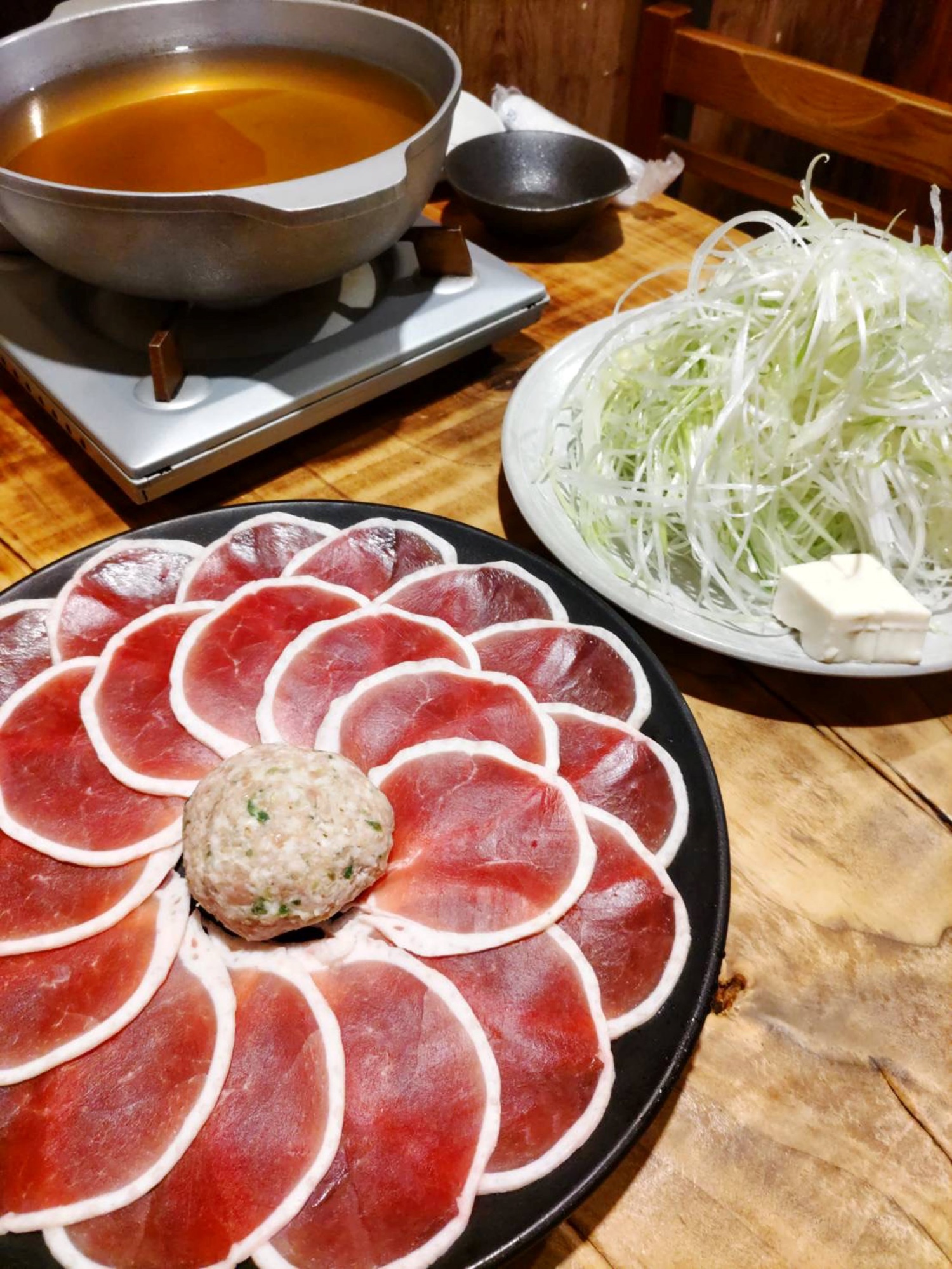 なぜ名店とりなごの鴨すきに人は熱狂するのか？予約殺到の裏側と真価