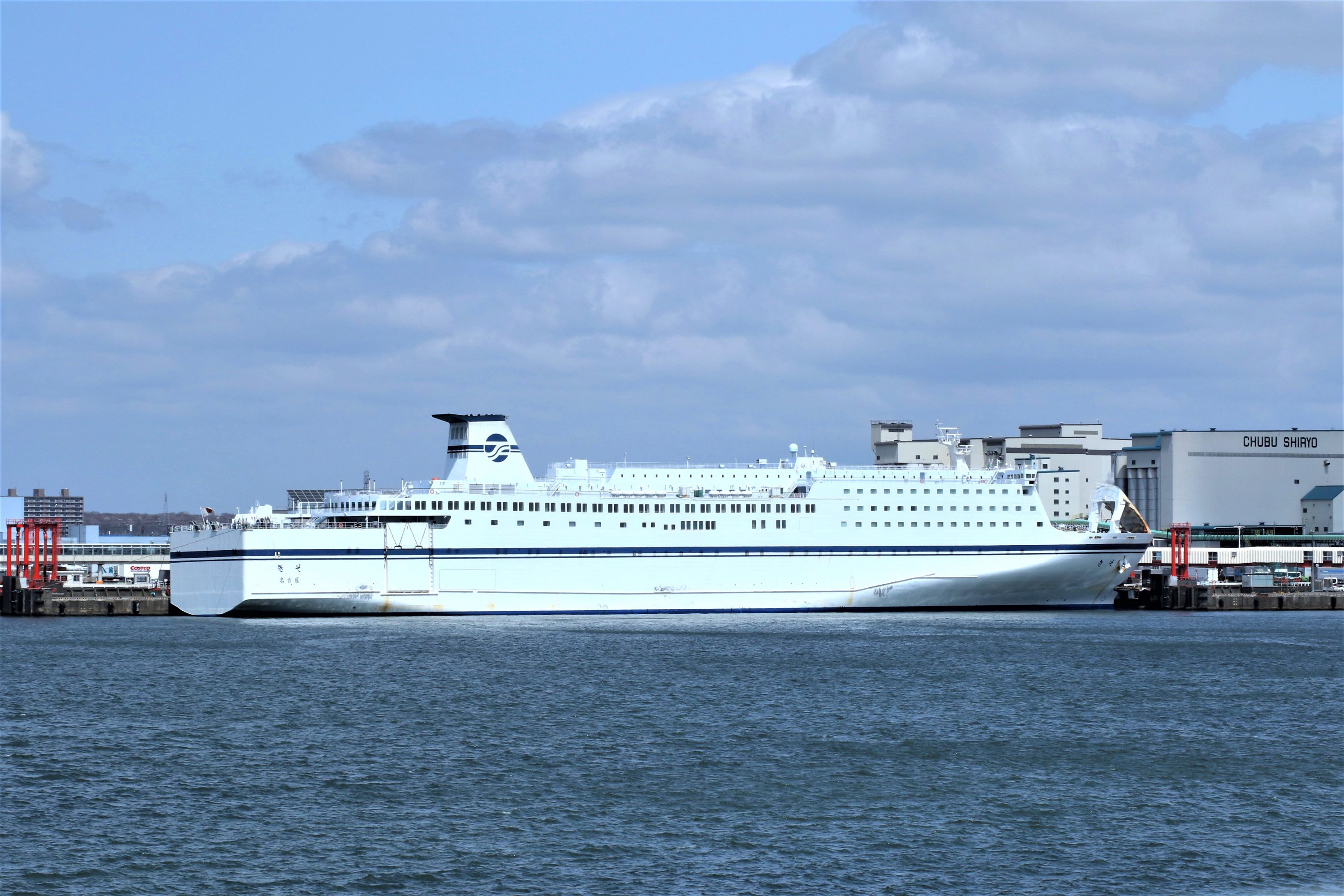 2026年、北の海路に何が起きているのか？「苫小牧フェリー」が物流危機と旅の常識を塗り替える現場ルポ