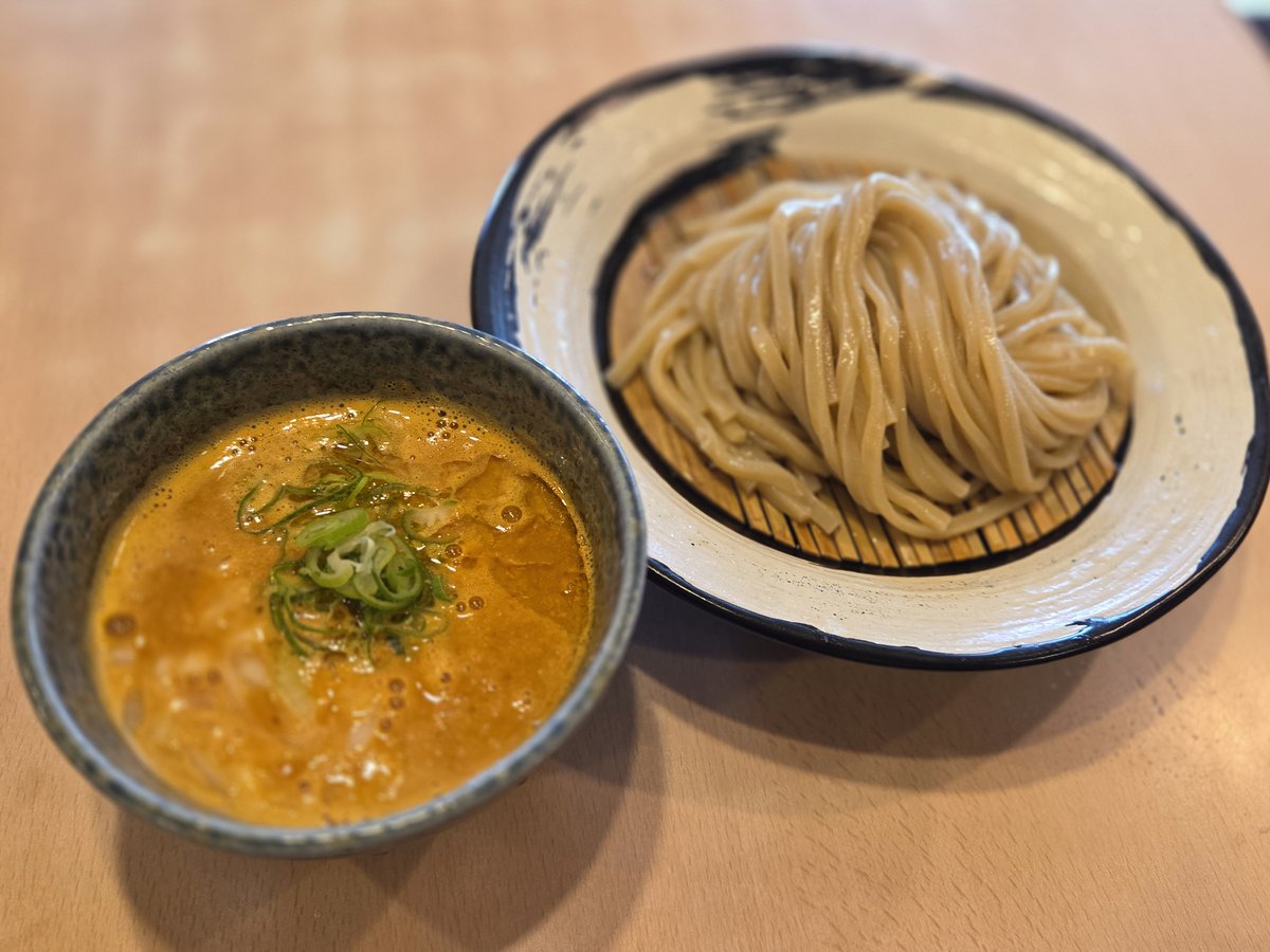 麺堂稲葉の濃厚鶏白湯とB'z愛！行列の真相と人気メニュー解剖