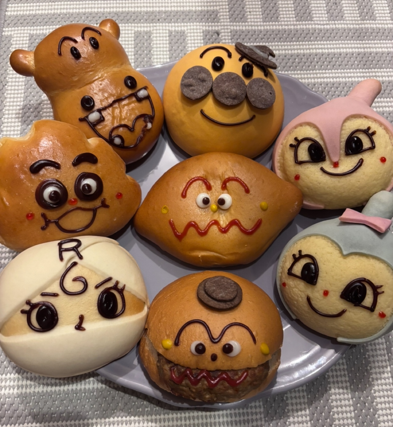 アンパンマンミュージアムのパンは高い？2026年最新価格と入手の真相