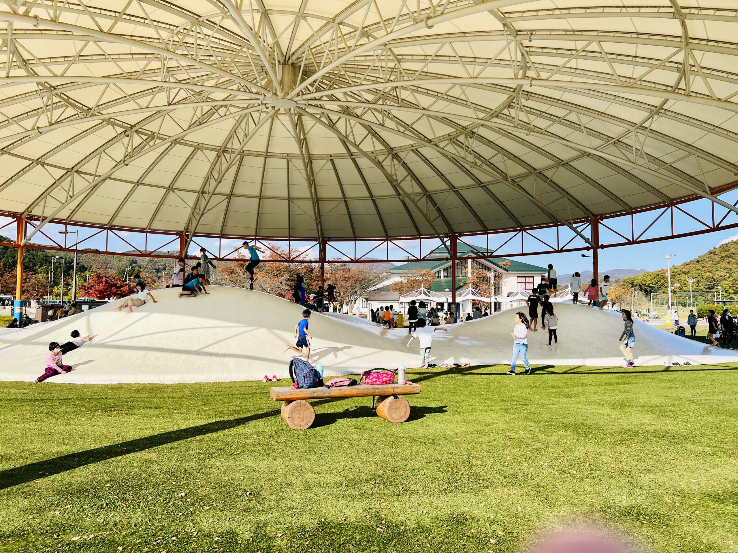 十六沼公園が福島で愛される理由｜遊具やぴょんぴょんドームの魅力と混雑対策