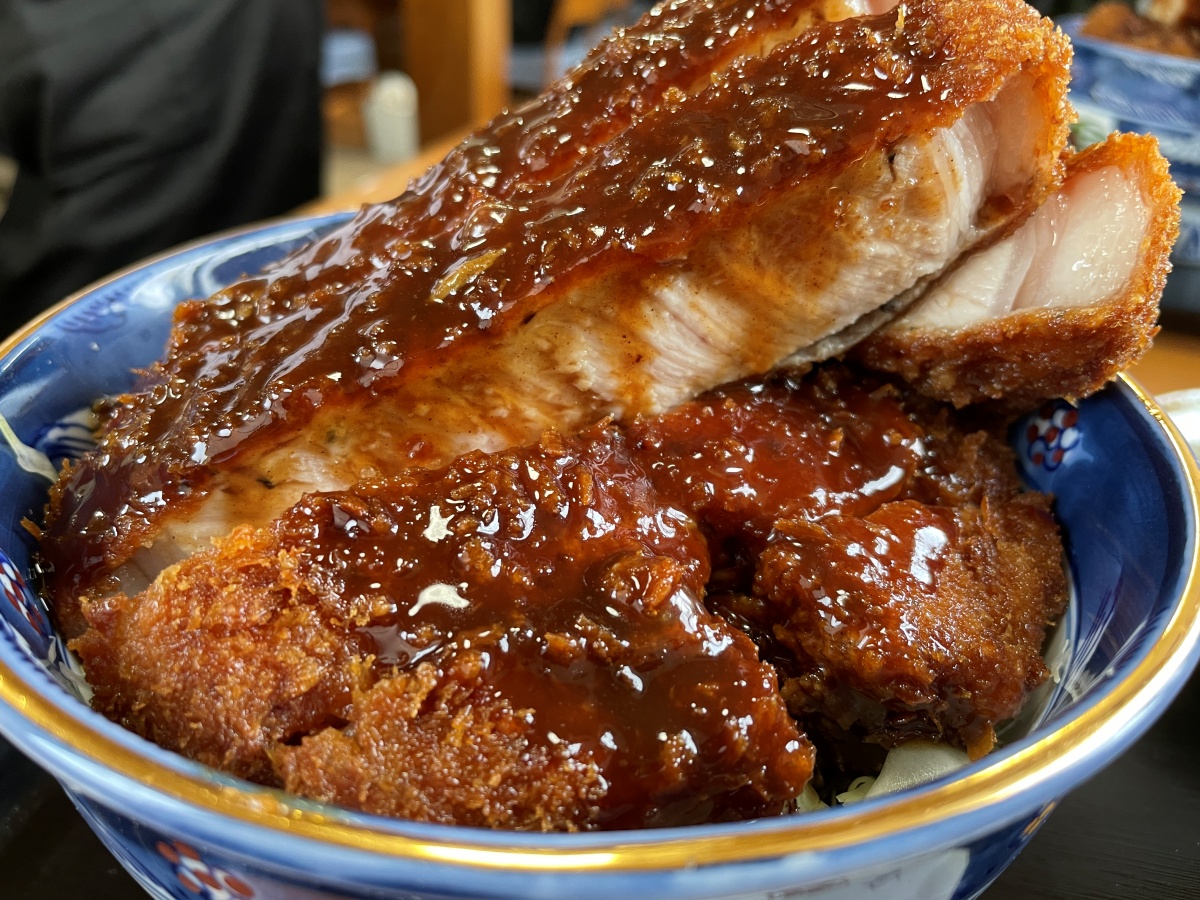 会津若松「お食事処むらい」デカ盛りカツ丼の今！移転再開の真相と混雑攻略法