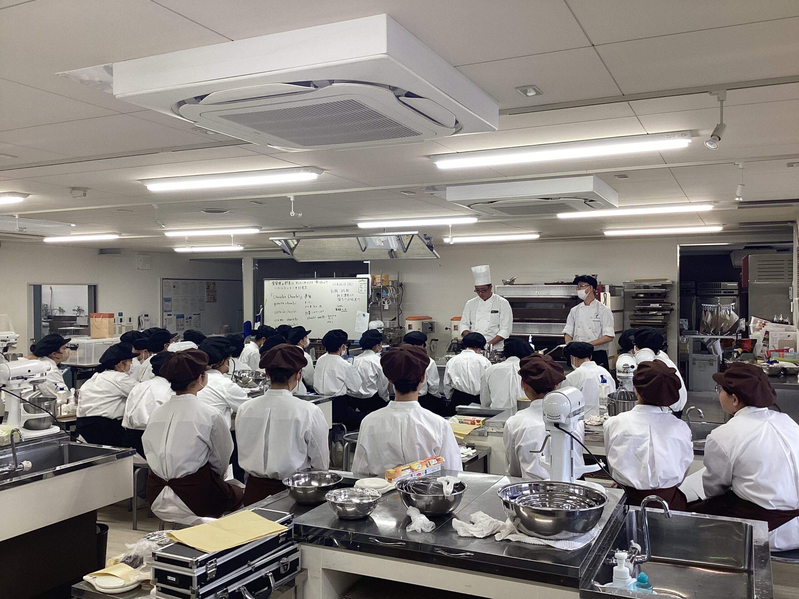 穴吹パティシエ福祉カレッジの評判と学費を徹底検証！就職と資格のリアル