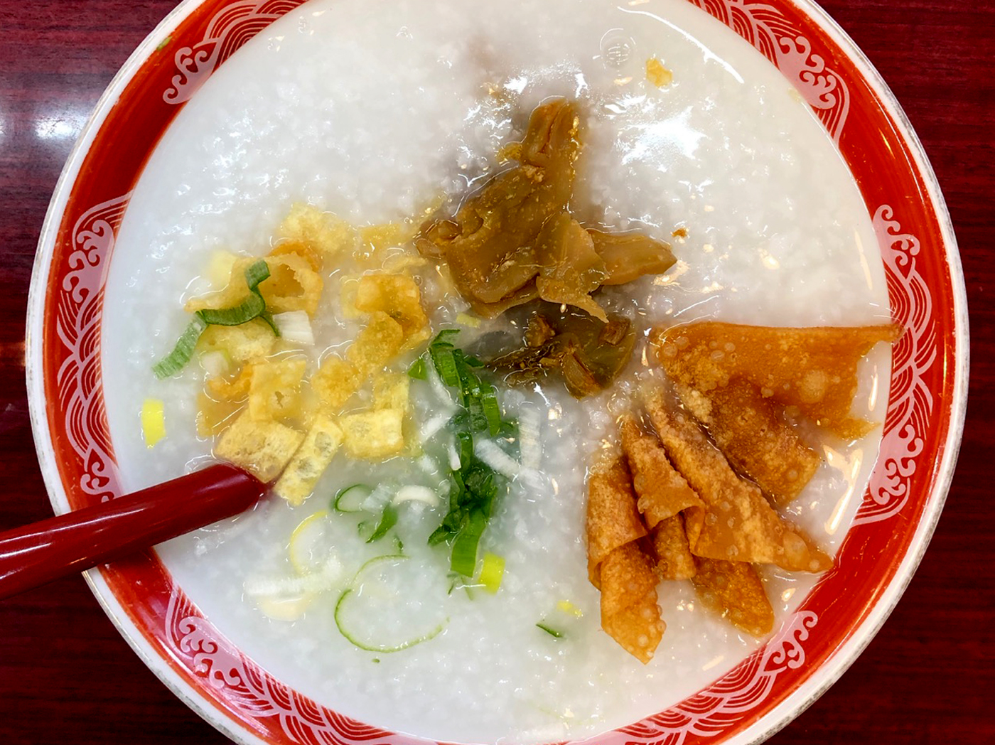 横浜中華街のお粥が朝から大行列の理由！名店比較と穴場攻略2026