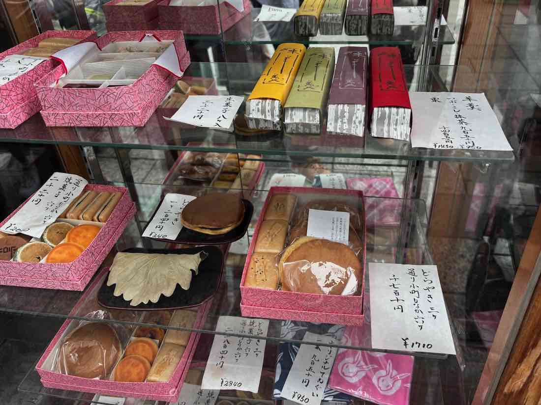 うさぎや中央通り店徹底攻略｜営業時間・名物どら焼きと予約の真相