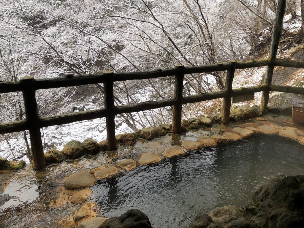 赤城温泉の日帰り秘湯攻略！極上の濁り湯と失敗しない名宿選び